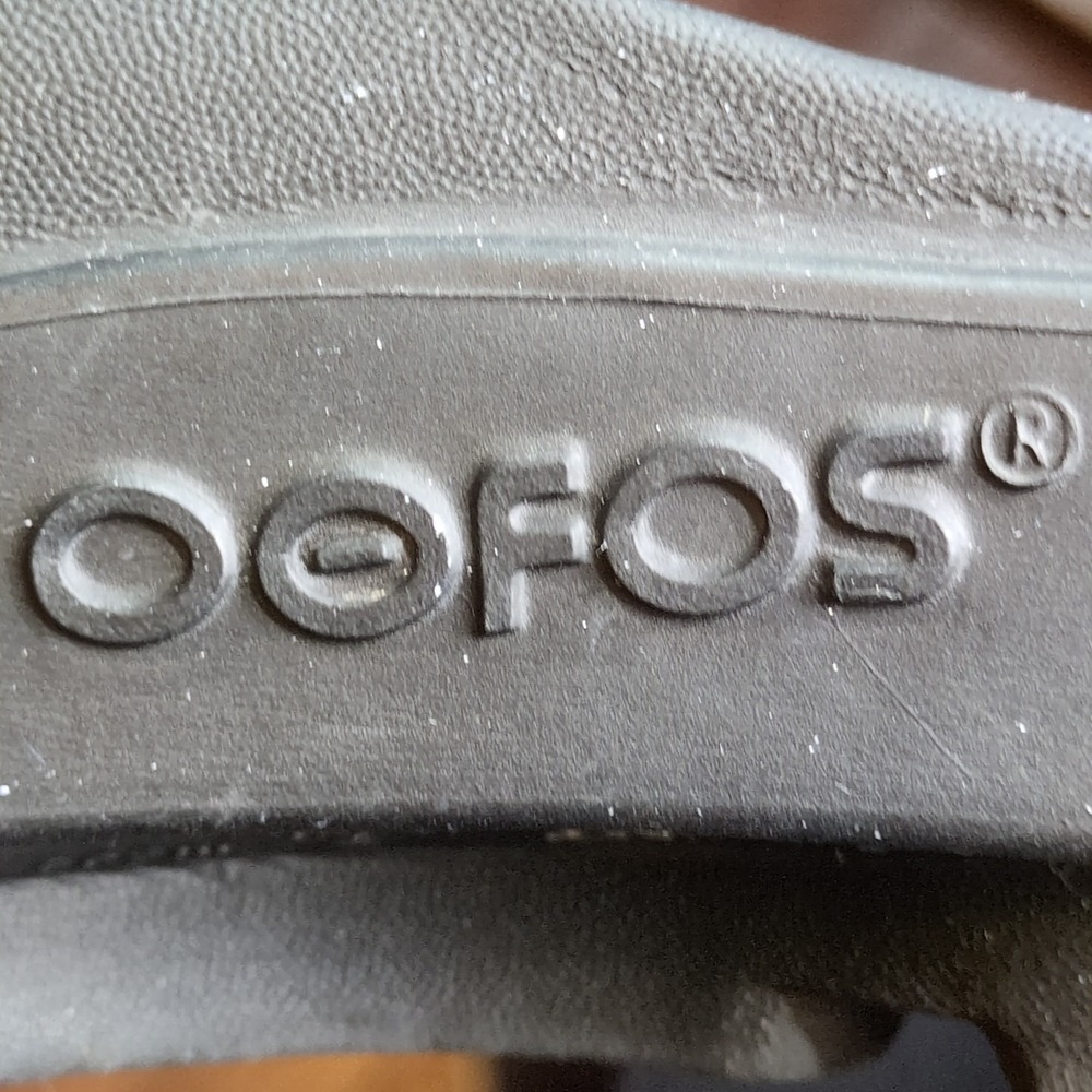 OOFOS Black Recovery Slide Sandal, men size 6/women size 8 good condition - Picture 10 of 10
